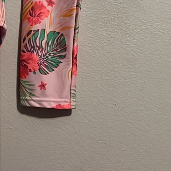 🩱Art Class Girls One Piece Pink Floral Rashguard Swimsuit size 14/16 pool - Picture 5 of 11